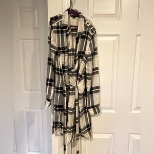 American Eagle Black&White Flannel Dress - Size Small